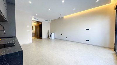 Interior 5