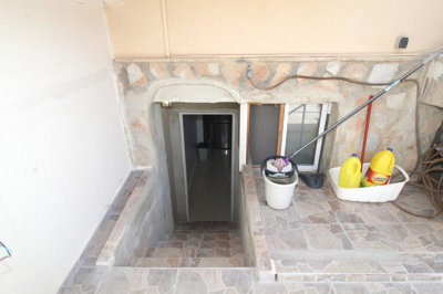 Exterior 4