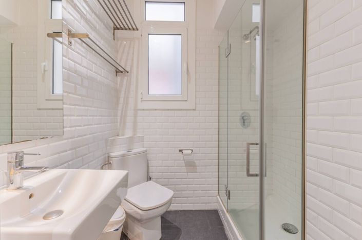 Image No.24-5 Bed Apartment for sale