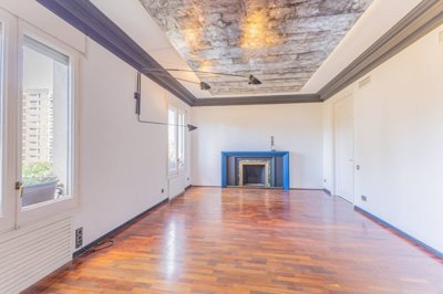 Interior 3