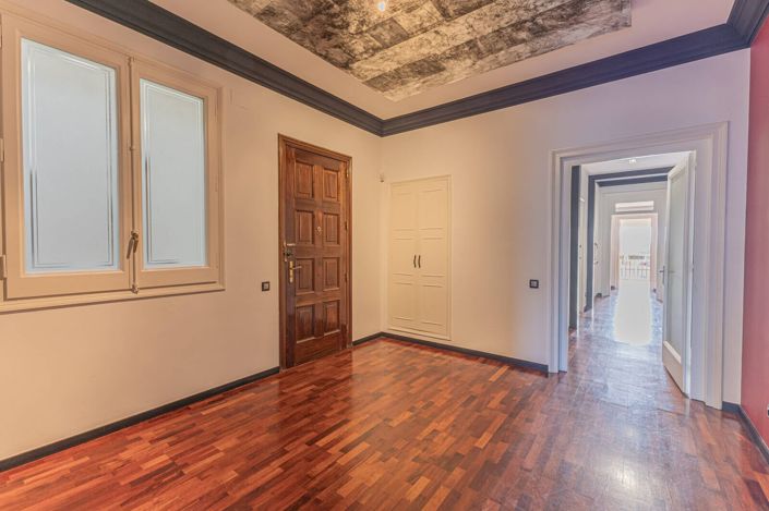 Image No.7-5 Bed Apartment for sale