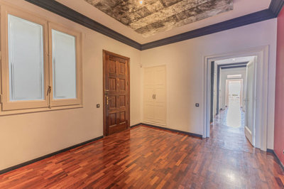 Interior 5