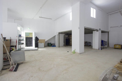 Interior 12