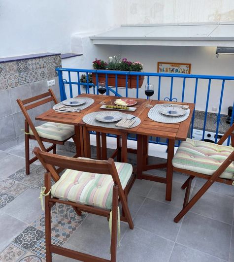 Image No.3-2 Bed House/Villa for sale