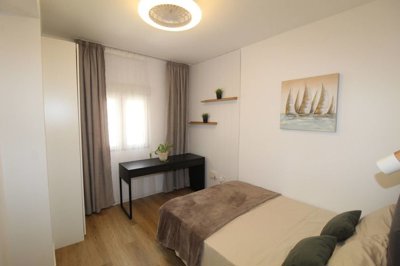 Interior 8
