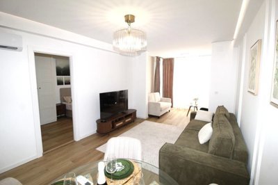 Interior 4