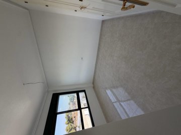 Interior 4