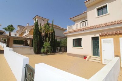 Exterior 4