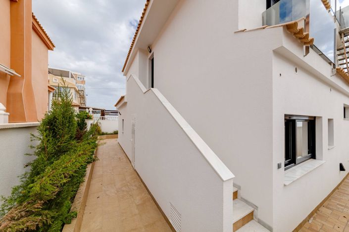 Image No.6-Maison / Villa de 4 chambres à vendre à Torrevieja