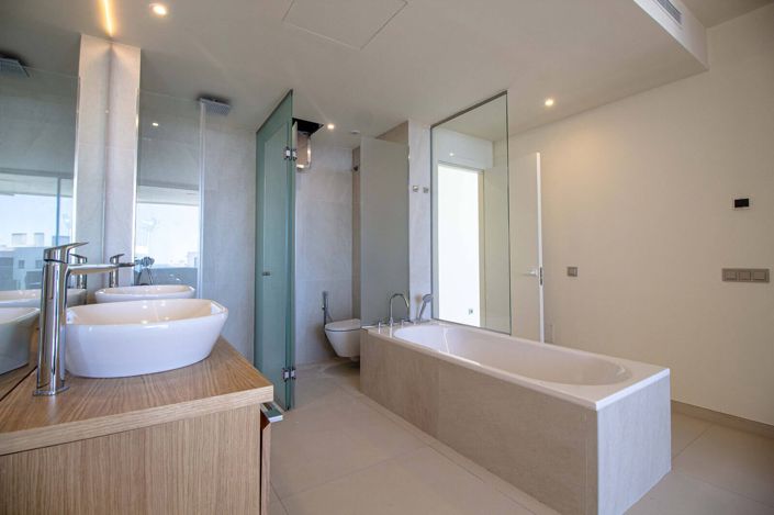 Image No.11-3 Bed Apartment for sale