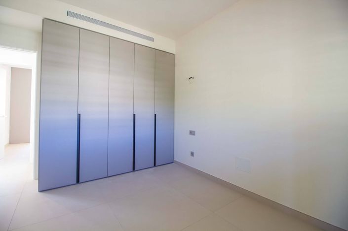 Image No.9-3 Bed Apartment for sale