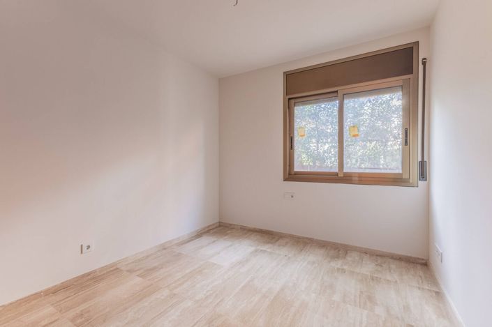 Image No.15-8 Bed House/Villa for sale