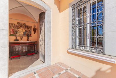 Interior 5