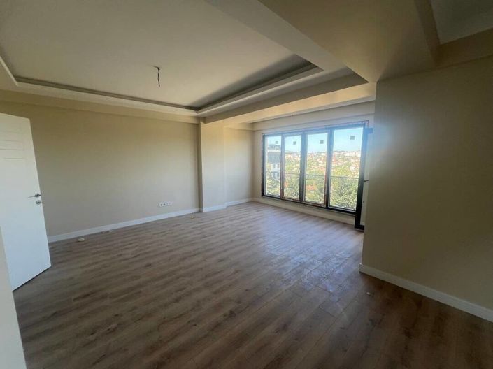 Image No.2-5 Bed Apartment for sale