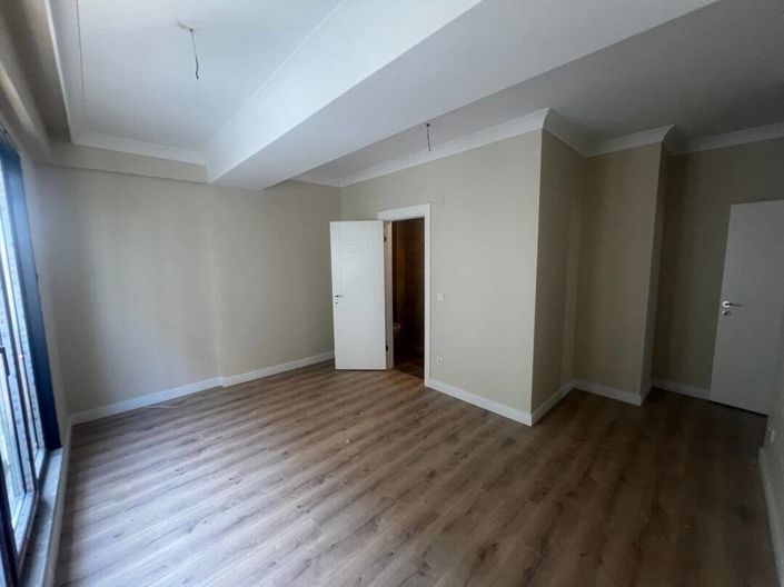 Image No.5-5 Bed Apartment for sale