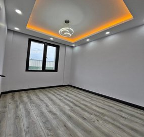 Interior 12