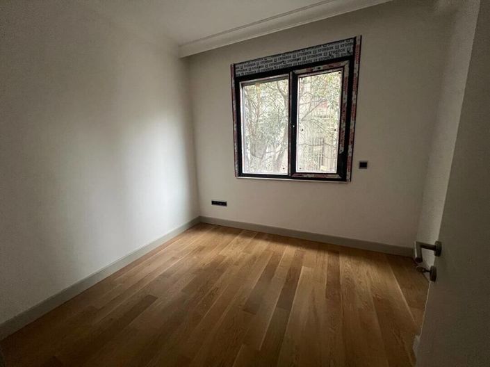 Image No.12-3 Bed Apartment for sale