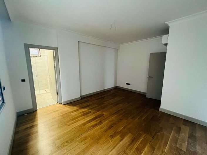 Image No.9-3 Bed Apartment for sale