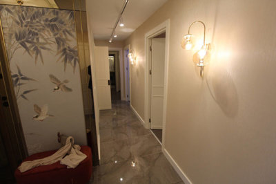Interior 5