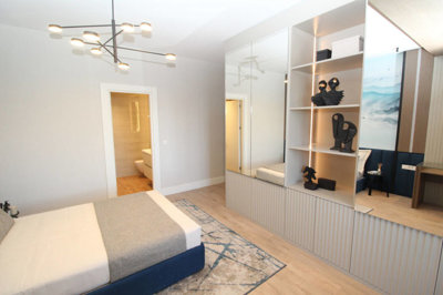 Interior 5