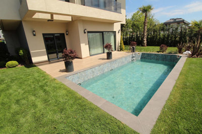 Exterior 3