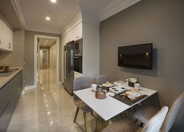 Interior 5
