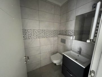 Interior 5