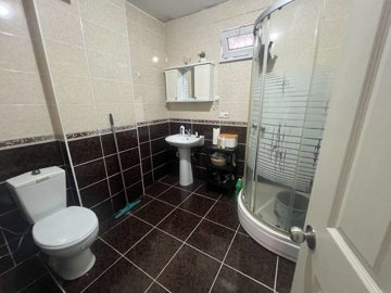 Interior 8