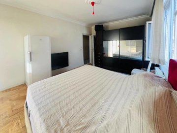 Interior 5