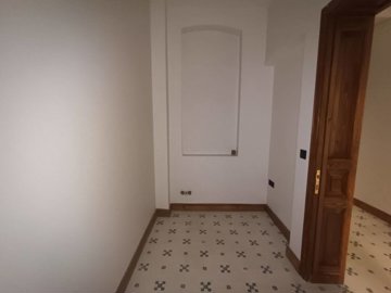 Interior 7