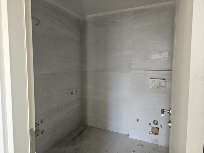 Image No.10-3 Bed Apartment for sale