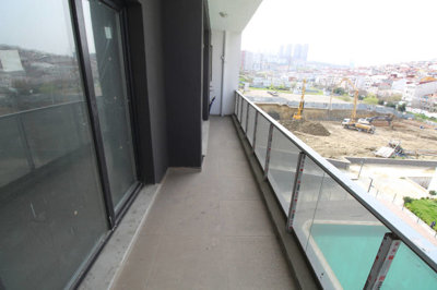 Interior 12
