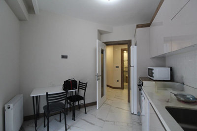Interior 4