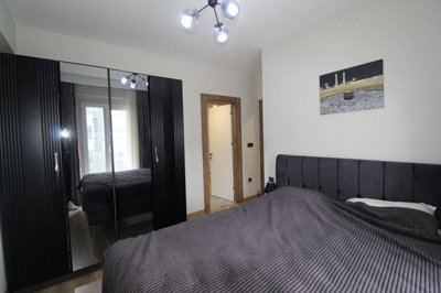 Interior 6