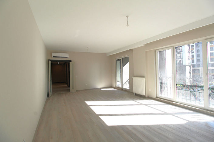 Image No.19-4 Bed Apartment for sale
