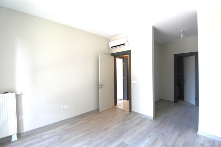 Image No.25-4 Bed Apartment for sale