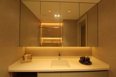 Interior 13