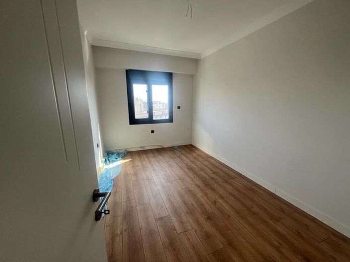 Image No.14-3 Bed Apartment for sale