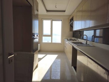 Interior 5