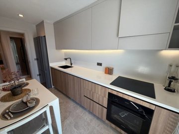Interior 6