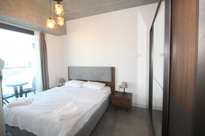 Interior 8