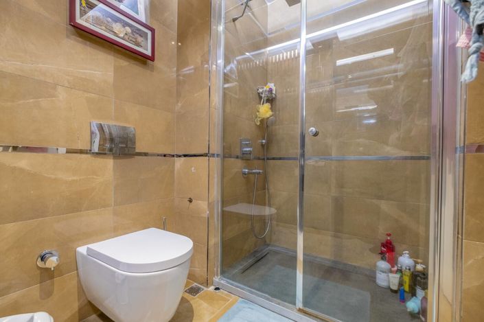 Image No.18-3 Bed Apartment for sale