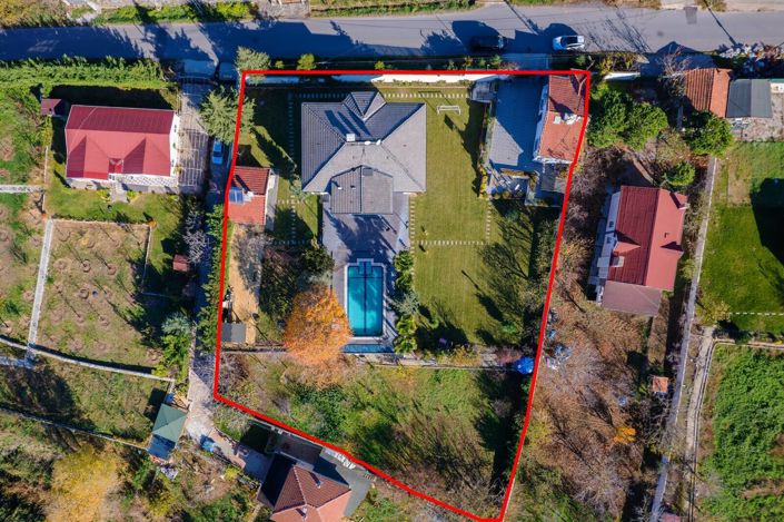 Stunning Homes in Istanbul with Private Pool and Garden