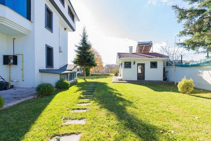 Image No.10-9 Bed House/Villa for sale