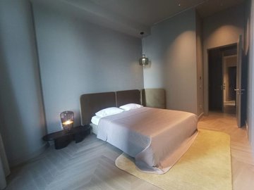 Interior 12