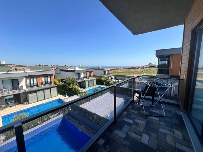 Image No.23-Maison / Villa de 4 chambres à vendre à Büyükçekmece