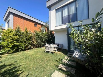Exterior 5