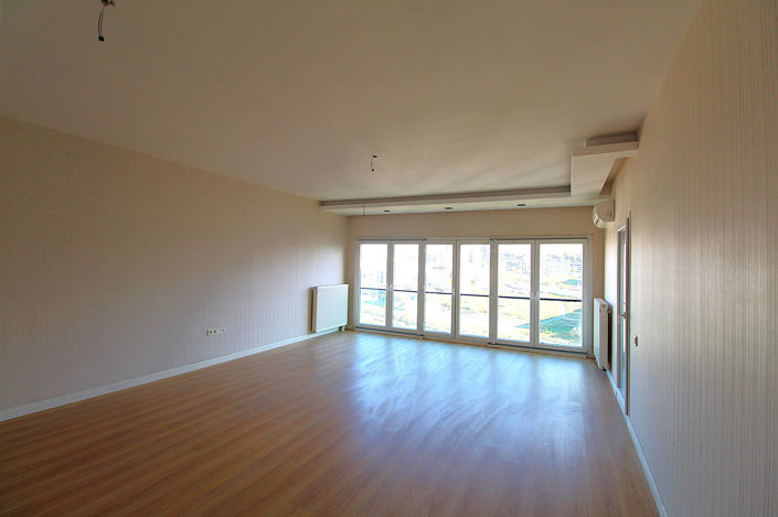 Image No.12-3 Bed Apartment for sale