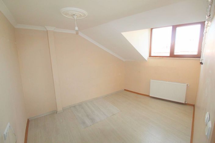Image No.13-5 Bed Apartment for sale