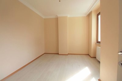 Interior 4